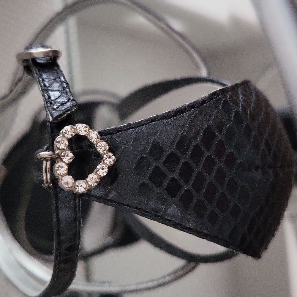 Stunning Guess Sandals